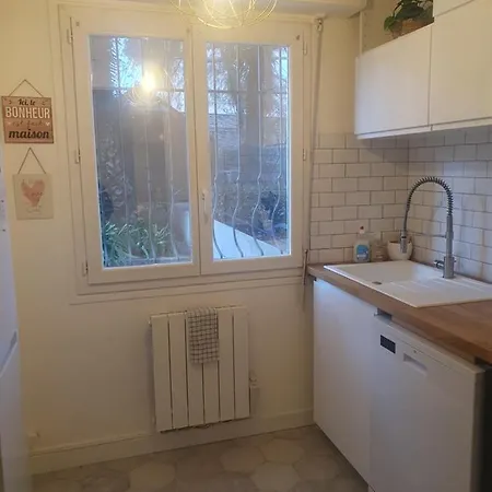 Daire 2 Pieces, Belle Terrasse, Clim & Wifi