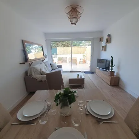2 Pieces, Belle Terrasse, Clim & Wifi Daire *